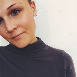 Meet your Posher, Alexis